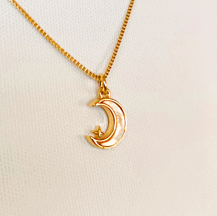 Collar bañado en Oro (Modelo Moon nácar) - Imagen 2